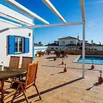 Sobral 28 Villa